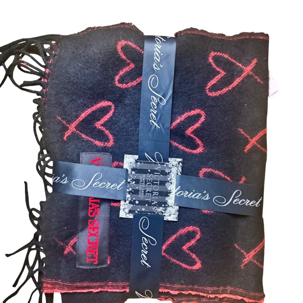 NWT2 Victorias Secret Cozy Blanket Scarves Heart & Plaid, Black & Red Check Logo - Picture 10 of 11